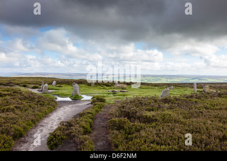 Zwölf Apostel Stein Kreis auf dem Dales Weg auf Ilkley Moor, Ilkley, West Yorkshire, Großbritannien Stockfoto