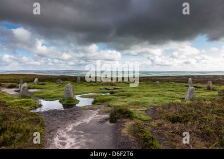 Zwölf Apostel Stein Kreis auf dem Dales Weg auf Ilkley Moor, Ilkley, West Yorkshire, Großbritannien Stockfoto