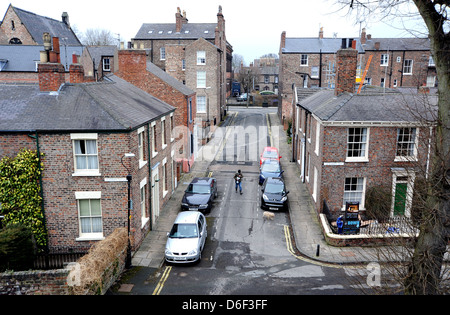 Typische Reihenhaus befindet sich in der historischen Stadt York Yorkshire UK Stockfoto