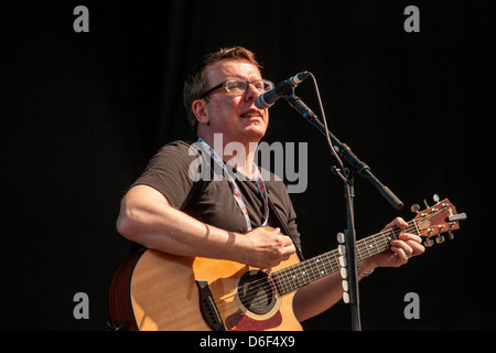 Die Verkünder, Charlie und Craig Reid, eineiige Zwillinge aus Schottland auf der Bühne V Fest Essex, UK Stockfoto