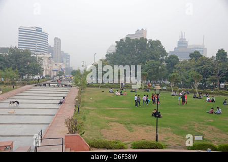 Rajiv Chowk Park im Zentrum von Connaught Place in Neu-Delhi, Indien Stockfoto