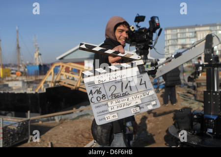 Flensburg, Deutschland, Kameramann bei der Filmproduktion, der Schatten am Flensburger Hafen Stockfoto