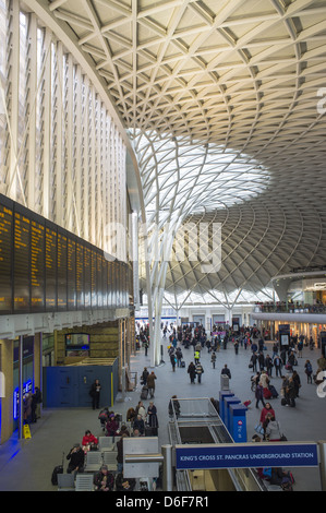 Allgemeine Ansicht Bild von London Kings Cross Station, UK Stockfoto