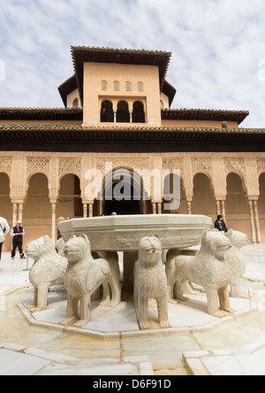 Terrasse der Löwen, Patio de Los Leones, Nasridenpaläste, Alhambra, Granada, Spanien Stockfoto