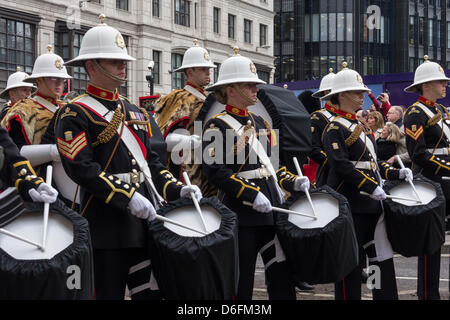 Militärmusik in den Trauerzug der Baronin Margaret Thatcher - London England, UK Stockfoto