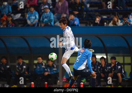 Koichi Sato (V Varen), 17. April 2013 - Fußball /Soccer: 2013 J.LEAGUE Division 2, 9. sec match zwischen Yokohama FC 1-2 V Varen Nagasaki im NHK Spring Mitsuzawa Fußballstadion, Kanagawa, Japan. (Foto von Jun Tsukida/AFLO SPORT) Stockfoto