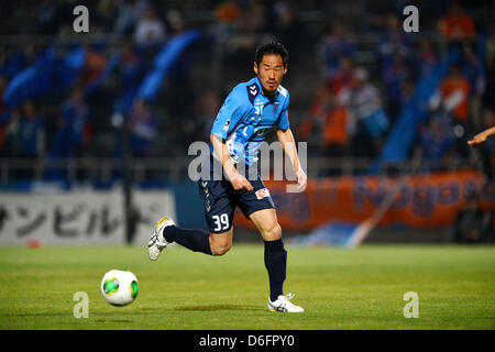 Tetsuya Okubo (Yokohama FC), 17. April 2013 - Fußball /Soccer: 2013 J.LEAGUE Division 2, 9. sec match zwischen Yokohama FC 1-2 V Varen Nagasaki im NHK Spring Mitsuzawa Fußballstadion, Kanagawa, Japan. (Foto von Jun Tsukida/AFLO SPORT) Stockfoto