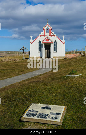 Die italienische Kapelle, Lamb Holm, Orkney - gebaut und dekoriert von italienischen Kriegsgefangenen während des zweiten Weltkriegs im Jahre 1942. Stockfoto