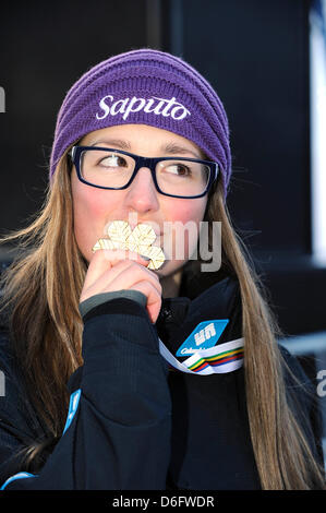 Chloe Dufour-Lapointe (CAN), 8. März 2013 - Buckelpiste: Chloe Dufour-Lapointe von Kanada feiert nach dem Sieg der FIS Freestyle Ski Meisterschaften Frauen Dual Moguls Finale in Voss, Norwegen. (Foto von Hiroyuki Sato/AFLO) Stockfoto