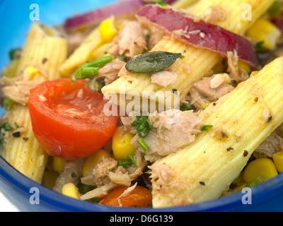 Gesunde Thunfisch-Mais-Salat mit Rezept Stockfoto