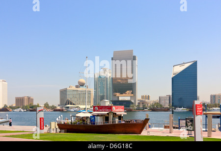 Blick über den Creek, Dubai, Vereinigte Arabische Emirate Stockfoto