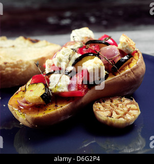 Gerösteter Butternut-Kürbis, Gemüse und Feta-Käse Stockfoto