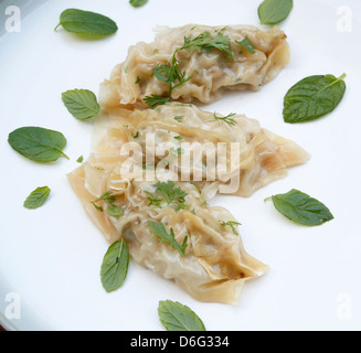 Drei gekochte Garnelen und Schweinefleisch Dim Sum - Schritt Schuss Stockfoto