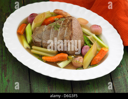 Rindfleisch-Gelenk mit Gemüse Stockfoto