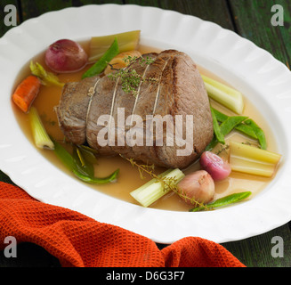 Rindfleisch-Gelenk mit Gemüse Stockfoto