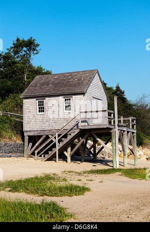 Rustikale Bootshaus am Strand, Chatham, Cape Cod, Massachusetts, USA Stockfoto