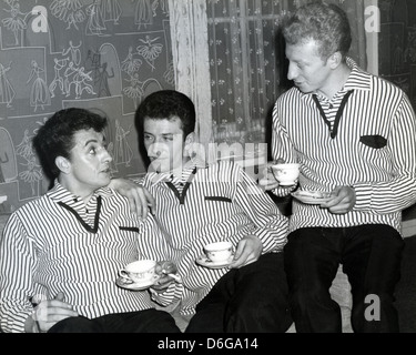 DIE VICOMTES UK-pop-Gruppe im Oktober 1964 von l: Don Paul Gordon Mills, Ronnie Wells. Foto Tony Gale Stockfoto