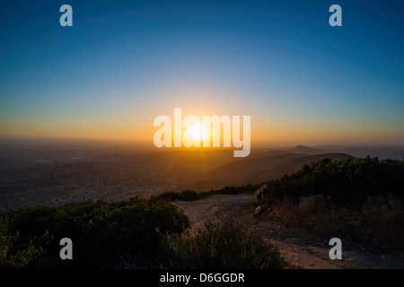 Sonnenaufgang über der Landschaft im ländlichen Raum Stockfoto