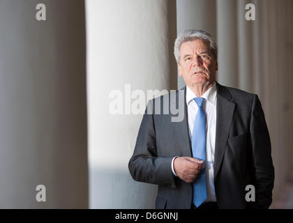 Datei - eine Datei Foto datiert 24. Juni 2010 DDR zeigt Rechte Aktivist Joachim Gauck in Wiesbaden, Deutschland.  Die deutsche Regierungskoalition hat für die ostdeutschen Bürgerrechtler Joachim Gauck als Kandidat für Bundespräsident am 19. Februar 2012 mit SPD und grünen geeinigt. Foto: Frank Rumpenhorst Stockfoto