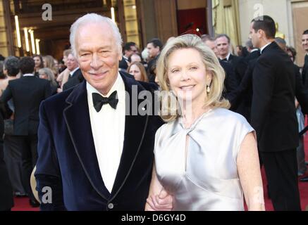 Kanadischer Schauspieler Christopher Plummer und Frau Elaine Taylor erreichen die 84. Oscar-Verleihung aka Oscar-Verleihung im Kodak Theatre in Los Angeles, USA, am 26. Februar 2012. Foto: Hubert Boesl Stockfoto