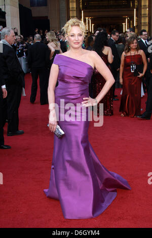 US-Schauspielerin Virginia Madsen kommt auf die 84. Oscar-Verleihung aka Oscar-Verleihung im Kodak Theatre in Los Angeles, USA, am 26. Februar 2012. Foto: Hubert Boesl Stockfoto