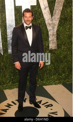 US-Schauspieler Bradley Cooper besucht die 2012 Vanity Fair Oscar Party im Sunset Tower in Los Angeles, USA, 26 Februar 2012. Foto: Hubert Boesl Stockfoto