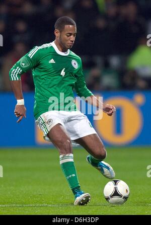 Deutschlands Dennis Aogo während der internationalen Fußball-freundliche Spiel Deutschland Vs Frankreich im Weser-Stadion in Bremen, Deutschland, 29. Februar 2012. Foto: Jens Wolf dpa Stockfoto