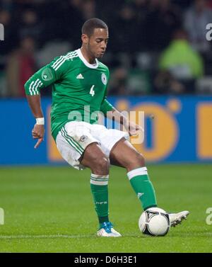 Deutschlands Dennis Aogo während der internationalen Fußball-freundliche Spiel Deutschland Vs Frankreich im Weser-Stadion in Bremen, Deutschland, 29. Februar 2012. Foto: Jens Wolf dpa Stockfoto