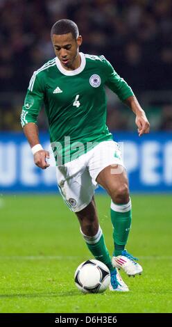 Deutschlands Dennis Aogo während der internationalen Fußball-freundliche Spiel Deutschland Vs Frankreich im Weser-Stadion in Bremen, Deutschland, 29. Februar 2012. Foto: Jens Wolf dpa Stockfoto