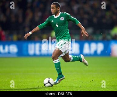 Deutschlands Dennis Aogo während der internationalen Fußball-freundliche Spiel Deutschland Vs Frankreich im Weser-Stadion in Bremen, Deutschland, 29. Februar 2012. Foto: Jens Wolf dpa Stockfoto