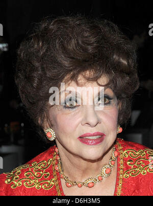 Italienische Schauspielerin Gina Lollobrigida besucht die Party für das 20. Jubiläum des TV-Broacaster Kabel 1 im Kesselhaus in München, 29. Februar 2012. Foto: Ursula Düren Stockfoto