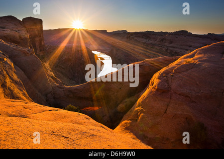 Über Canyon Felsformationen aufgehende Sonne Stockfoto