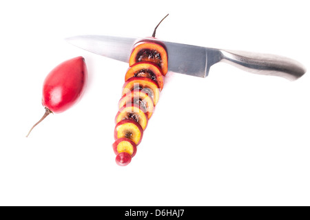 Tamarillo frisches Obst auf weißem Hintergrund. Stockfoto