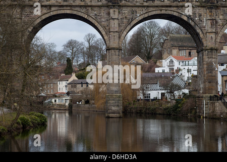 Blick auf das Viadukt über den Fluss Nidd, Knaresborough Stockfoto