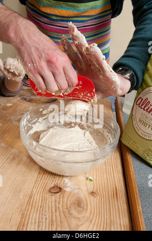 Herstellung von Soda-Brot Stockfoto
