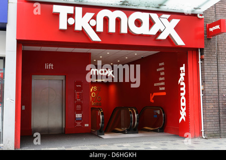 TK Maxx Store Front an der Sauchiehall Street im Stadtzentrum von Glasgow, Schottland, Großbritannien Stockfoto