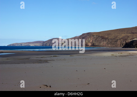 Cape Wrath aus Sandwood Bay in Sutherland Stockfoto