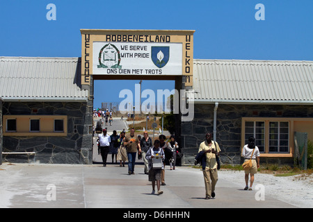 Touristen auf Robben Island Gefängnis, Table Bay, Cape Town, Südafrika Stockfoto