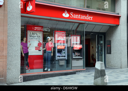 Santander Bankfiliale in der Sauchiehall Street im Stadtzentrum von Glasgow, Schottland, Großbritannien Stockfoto