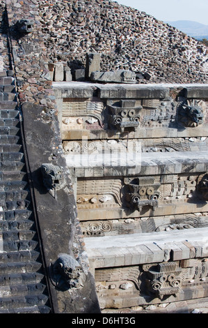 Treppe auf eine Pyramide von Teotihuacán, Valle de México, Mexiko, Nordamerika Stockfoto