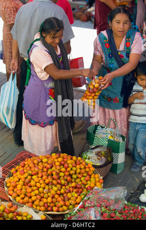 Obst-stall, Tlacolula Sonntagsmarkt, Oaxaca Zustand, Mexiko, Nordamerika Stockfoto