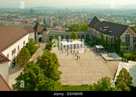 Innenhof der Burg von Ljubljana, Ljubljana, Slowenien Stockfoto