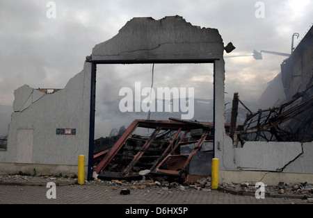 Berlin, Deutschland, verbrachte Tür eines Lagerhauses in Berlin-Siemensstadt Stockfoto