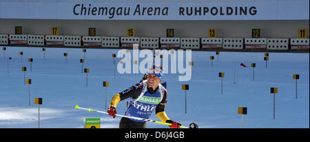 Deutscher Biathlet Michael Greis ist während einer Trainingseinheit der Biathlon-Weltmeisterschaft der Männer in der Chiemgau Arena in Ruhpolding, Deutschland, 2. März 2012 abgebildet. Foto: PETER KNEFFEL Stockfoto