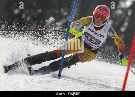 Kanadische Skifahrer Marie-Michele Gagnon konkurriert im zweiten Lauf der Frauen Slalom Veranstaltung im alpinen Ski-Weltcup in Ofterschwang, Deutschland, 4. März 2012. Foto: KARL-JOSEF HILDENBRAND Stockfoto