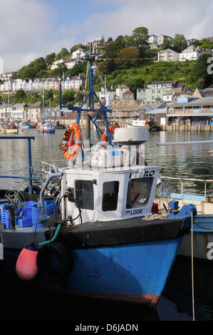 Angelboote/Fischerboote ankern in Looe Hafen, Cornwall, England, Vereinigtes Königreich, Europa Stockfoto