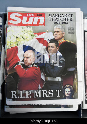 Titelseite der Sonne Zeitung Berichterstattung über die Thatcher-Beerdigung 18. April 2013 Großbritannien Stockfoto
