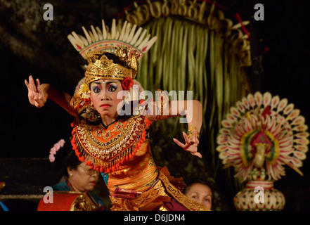 Balinesische Tänzerin, Ubud, Bali, Indonesien, Südostasien, Asien Stockfoto