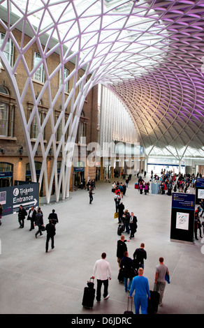 Kings Cross U-Bahn und Bahnhof, London, England, Vereinigtes Königreich, Europa Stockfoto