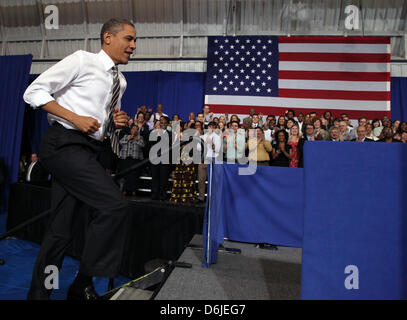 US-Präsident Barack Obama kommt auf der Bühne, über Amerikas Energiesituation an Prinz Georges Community College in Largo, MD, USA, 15. März 2012 zu sprechen. Bildnachweis: Martin Simon / Pool über CNP Stockfoto